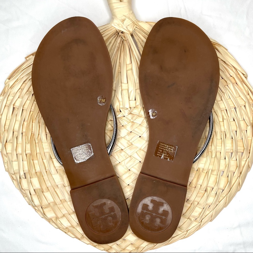 NEW Tory Burch Abitha Flip Flop Sandals 11 Pewter Mirror Metallic Leather Silver - Picture 8 of 10